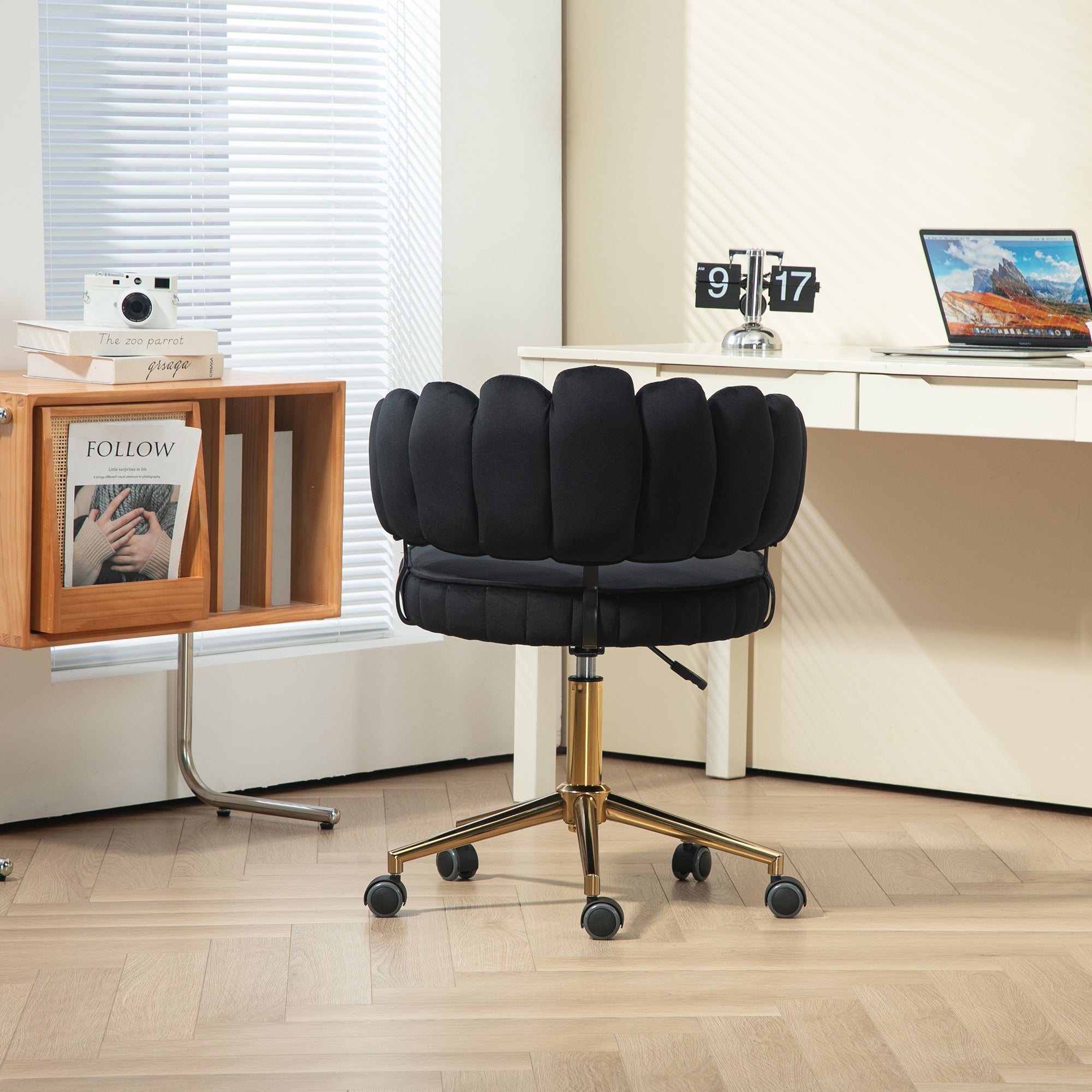 Modern Velvet Home Office Desk Chair with Adjustable Height and Swivel Wheels
