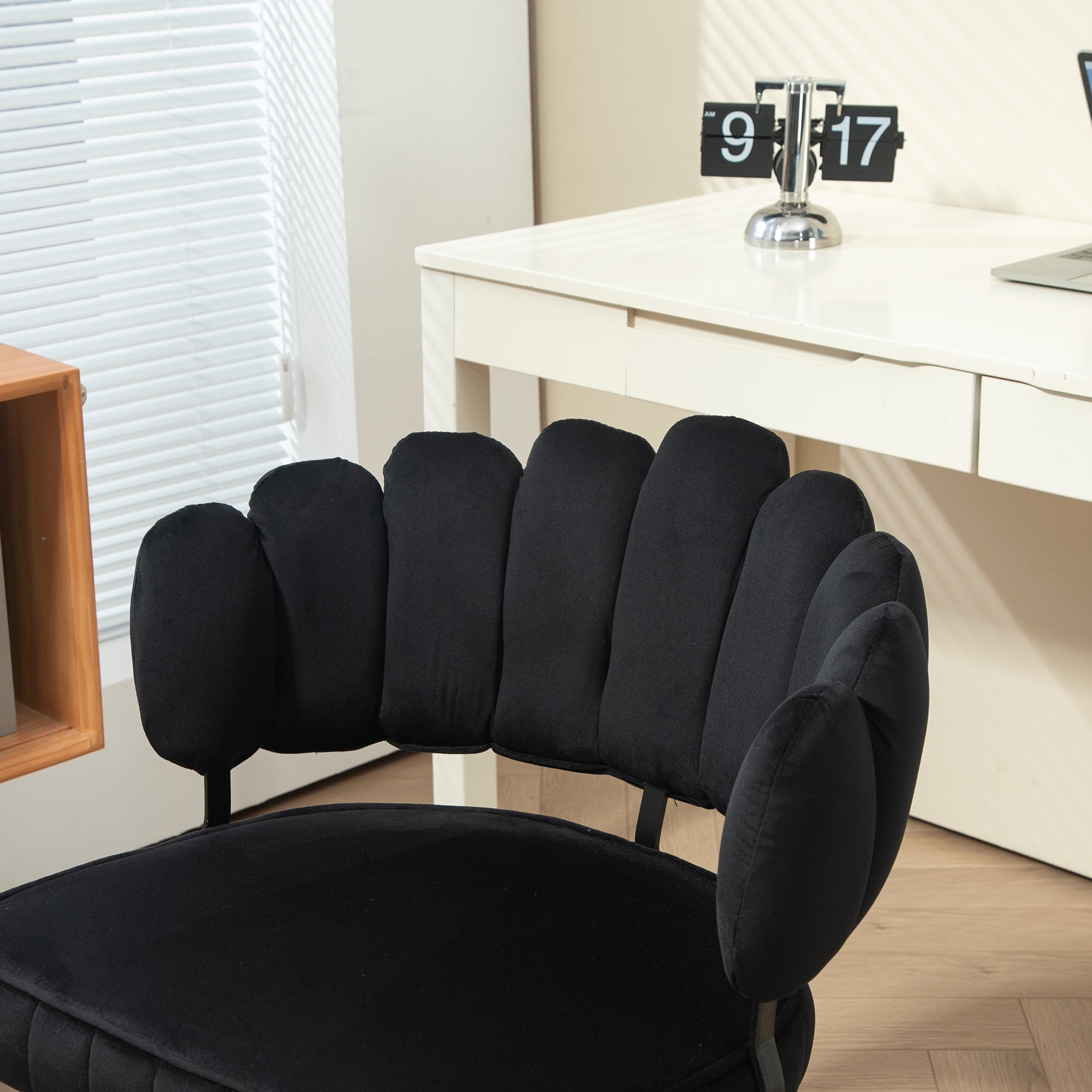 Modern Velvet Home Office Desk Chair with Adjustable Height and Swivel Wheels