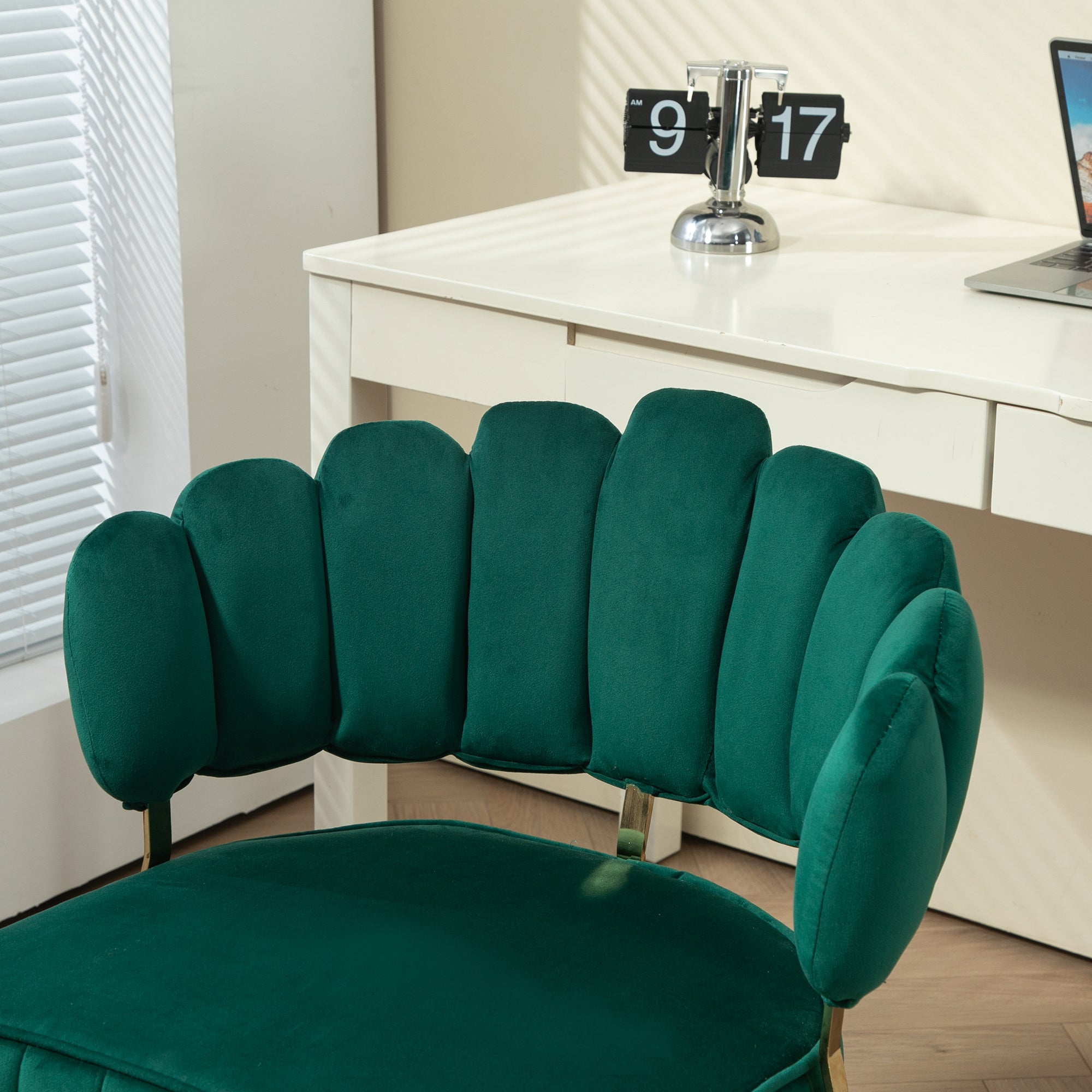 Modern Velvet Home Office Desk Chair with Adjustable Height and Swivel Wheels