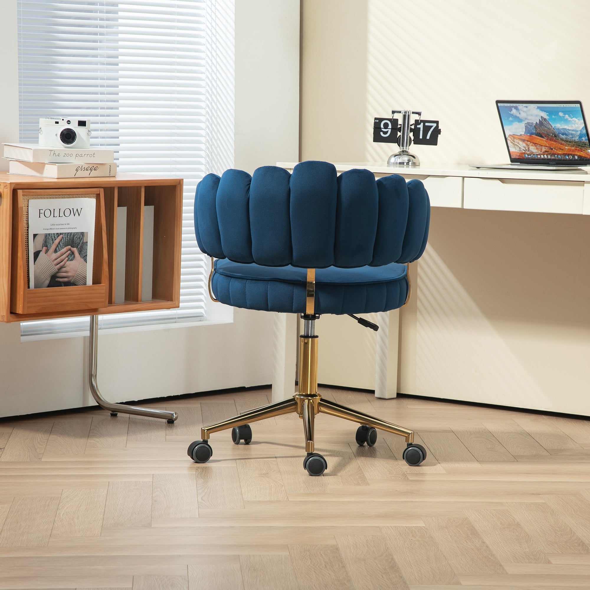 Modern Velvet Home Office Desk Chair with Adjustable Height and Swivel Wheels