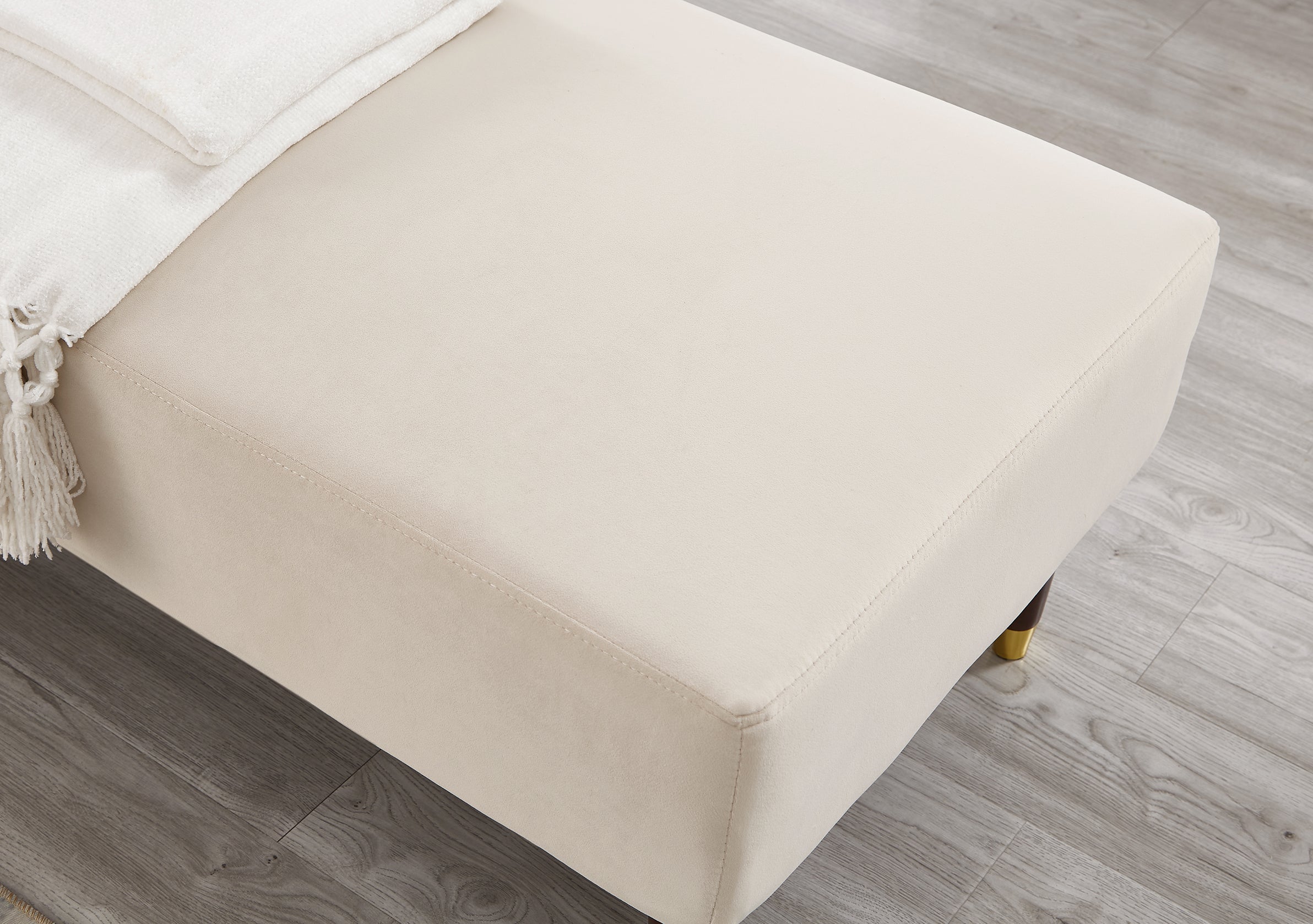 Modern Velvet Upholstered Chaise Lounge Chair