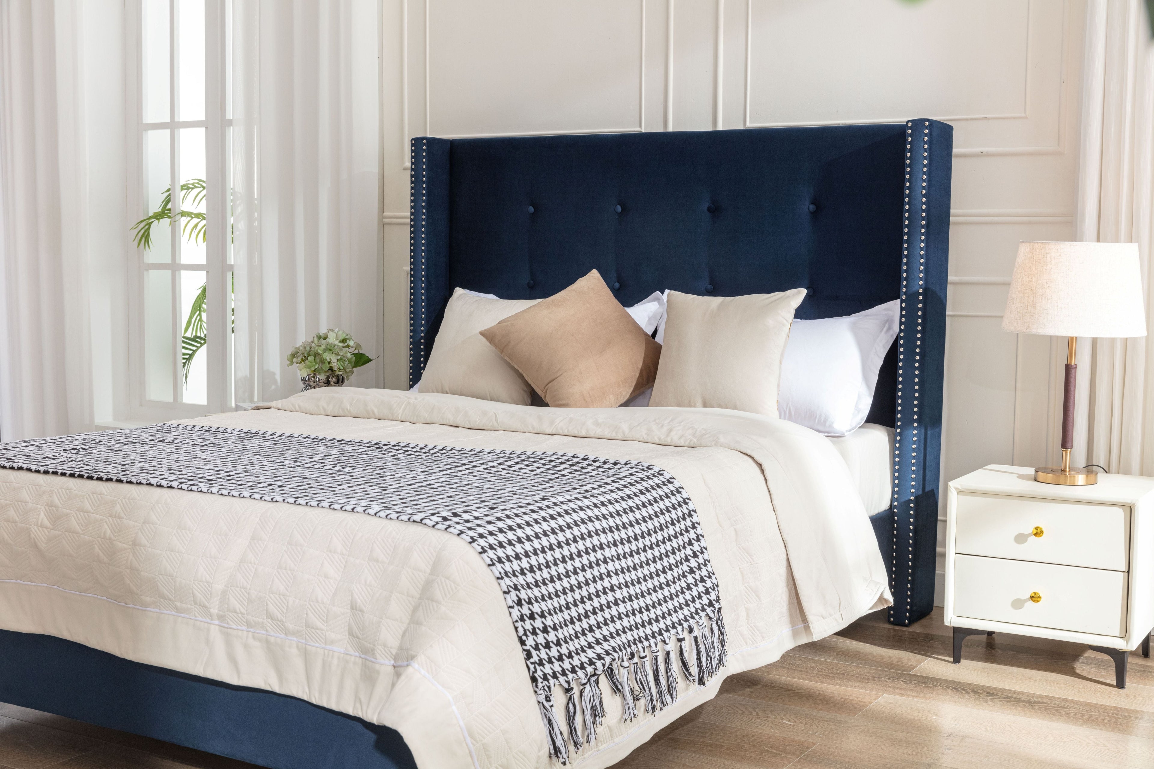 Peyton Upholstered Bed