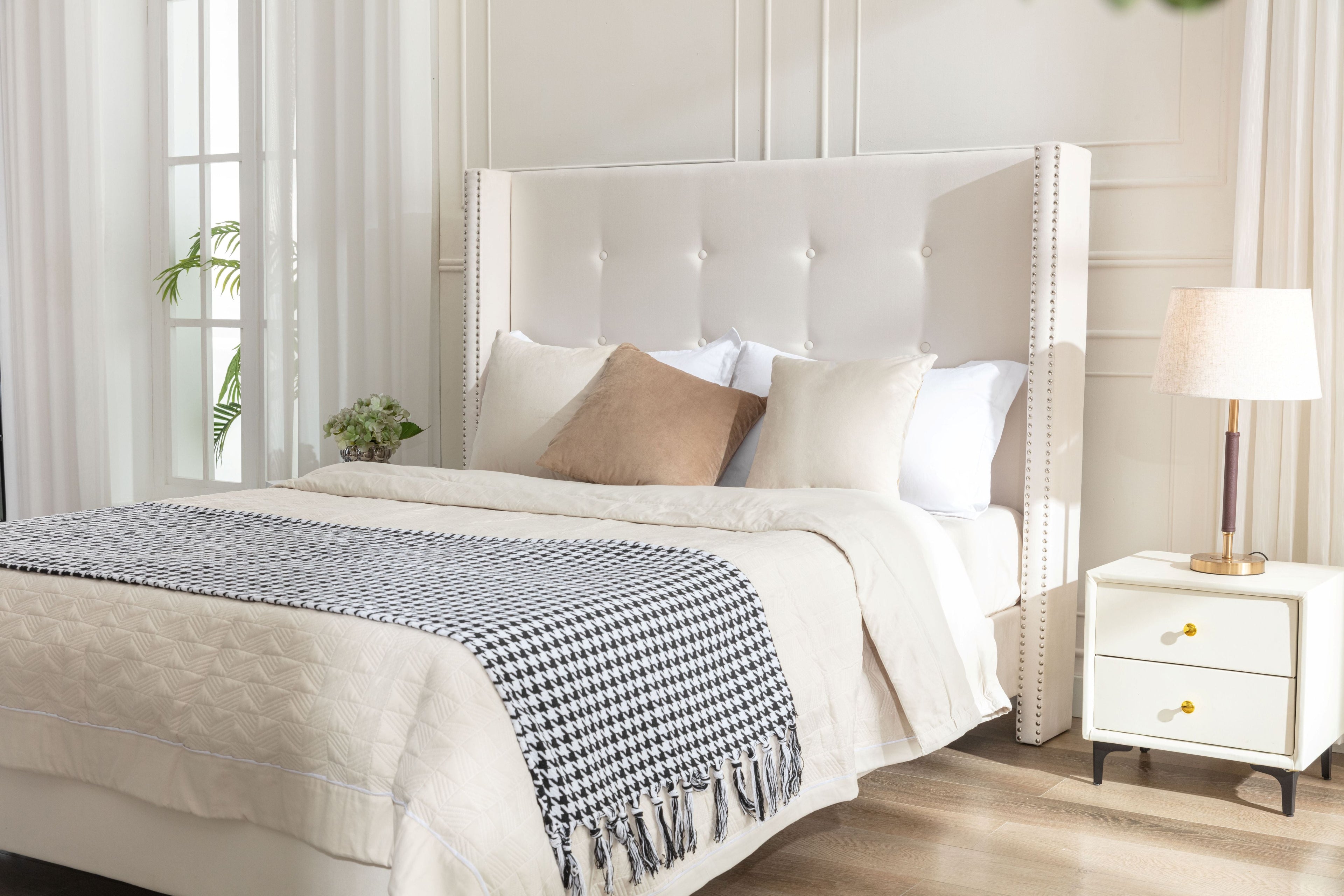 Peyton Upholstered Bed