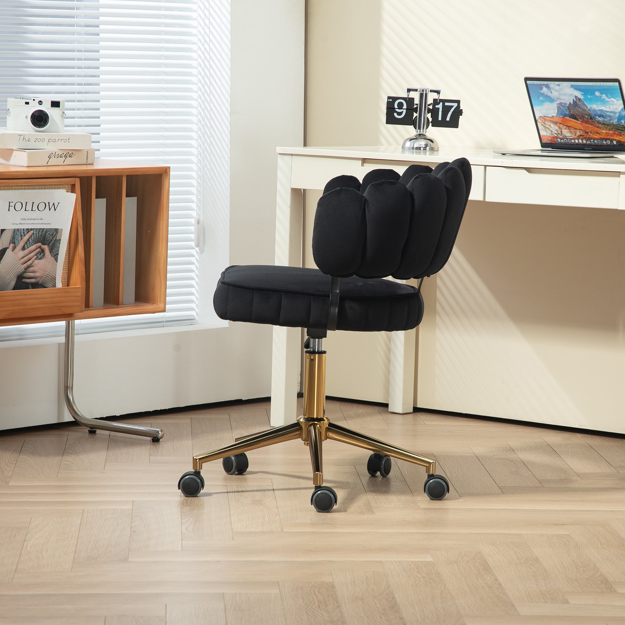 Modern Velvet Home Office Desk Chair with Adjustable Height and Swivel Wheels