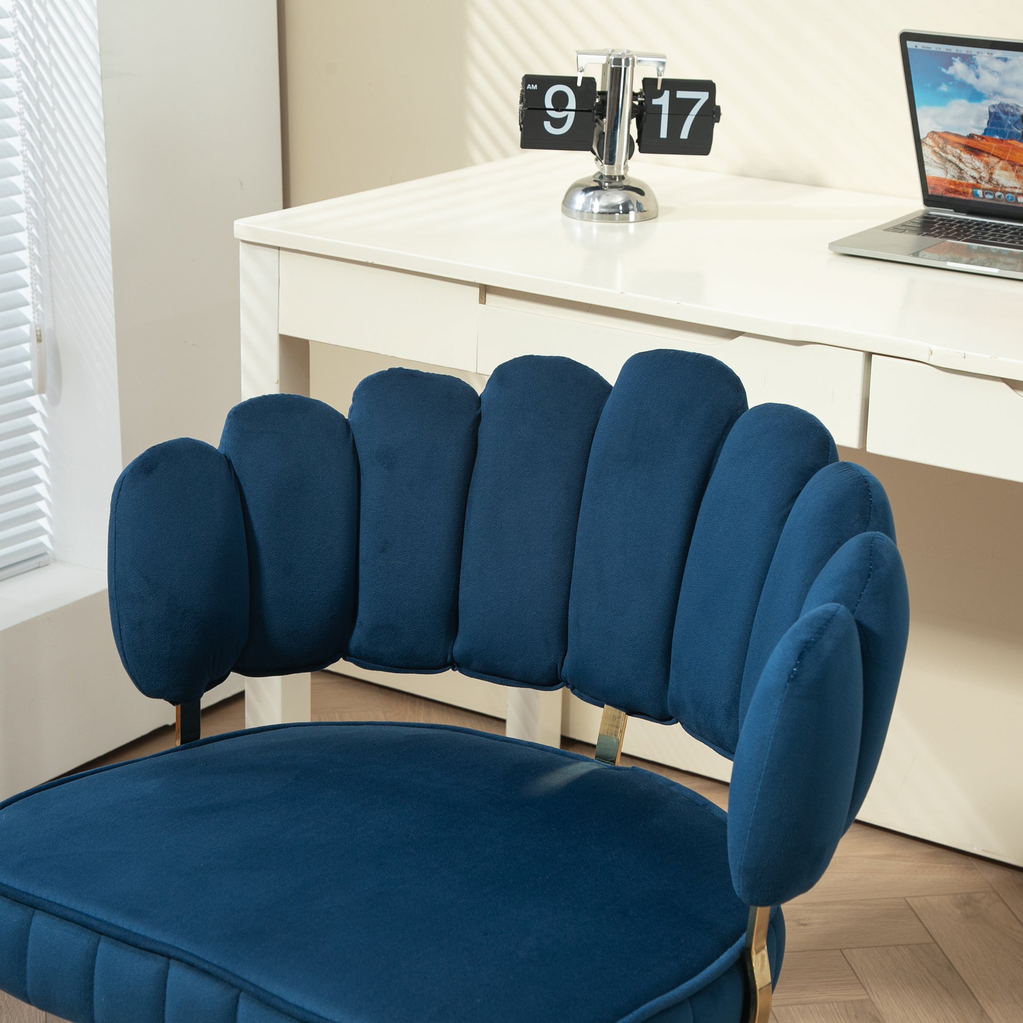 Modern Velvet Home Office Desk Chair with Adjustable Height and Swivel Wheels