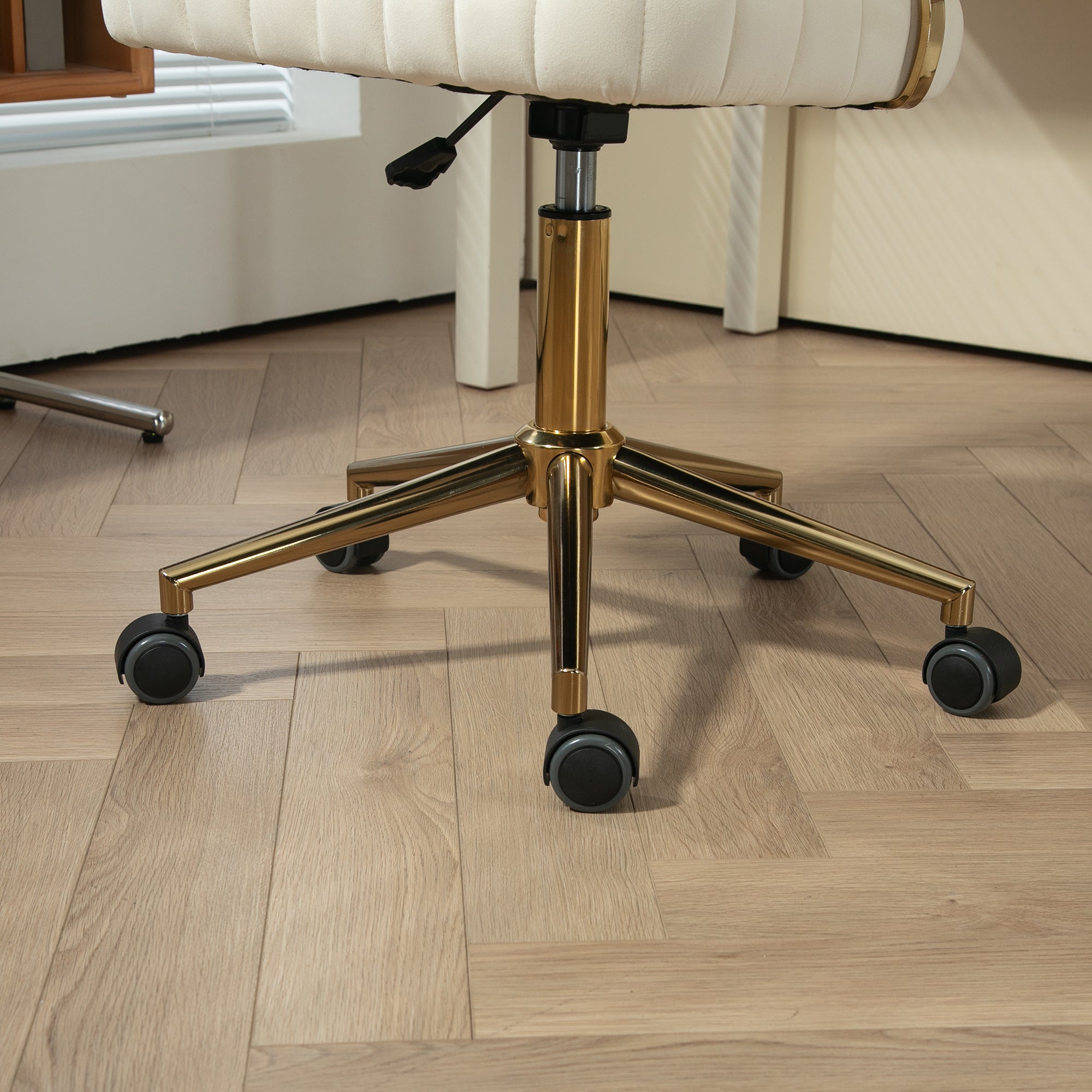 Modern Velvet Home Office Desk Chair with Adjustable Height and Swivel Wheels