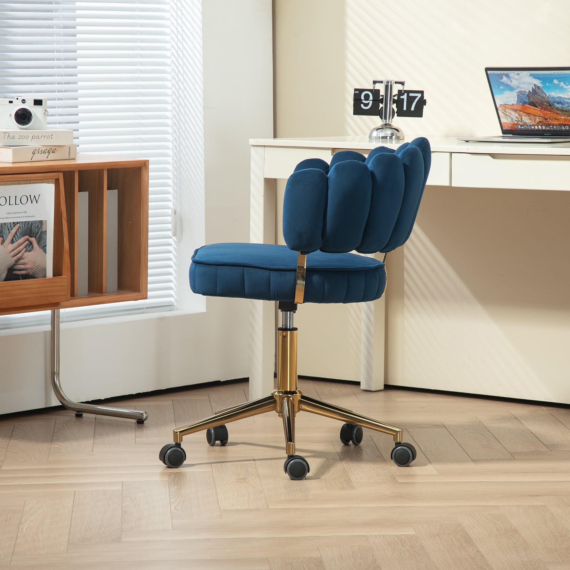 Modern Velvet Home Office Desk Chair with Adjustable Height and Swivel Wheels
