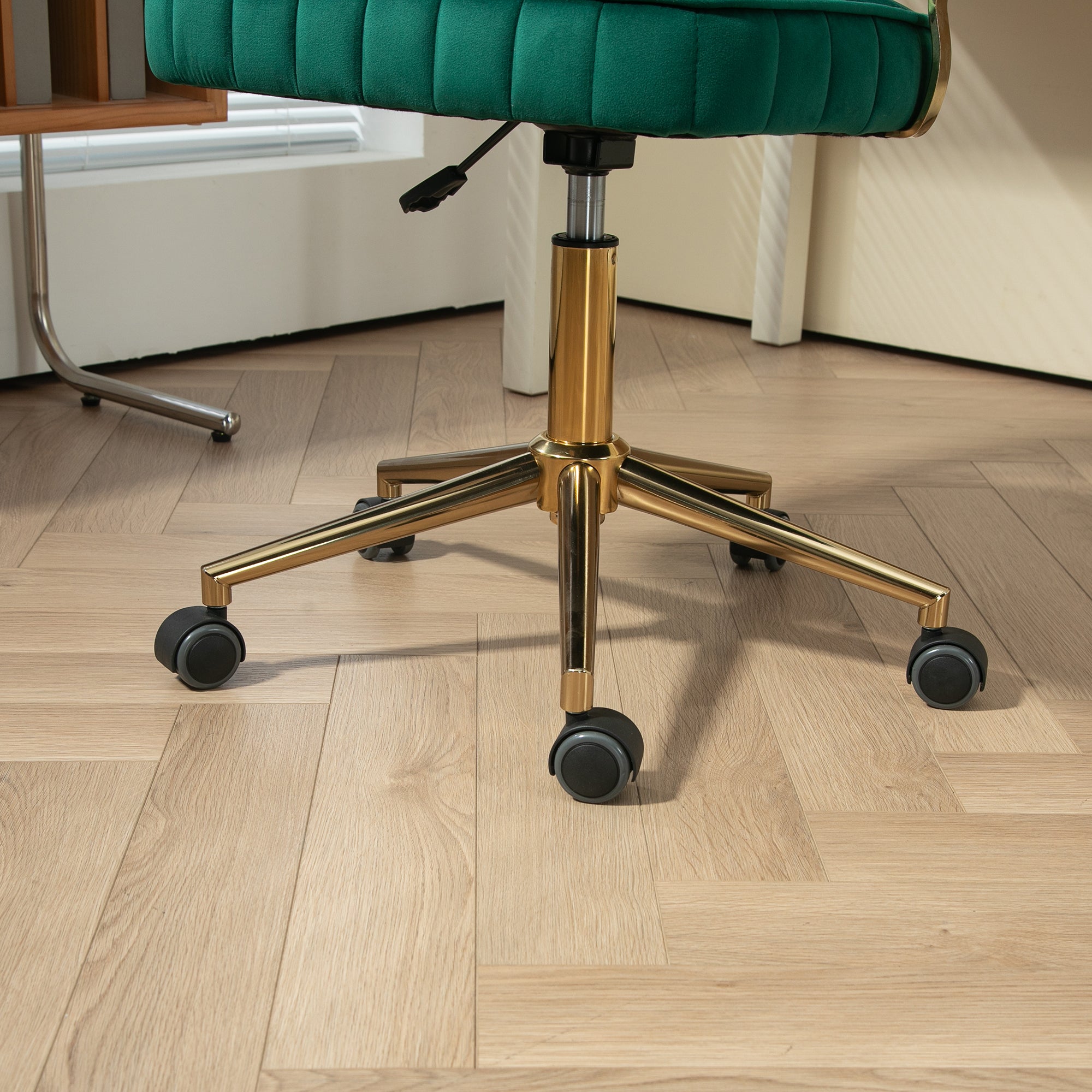Modern Velvet Home Office Desk Chair with Adjustable Height and Swivel Wheels
